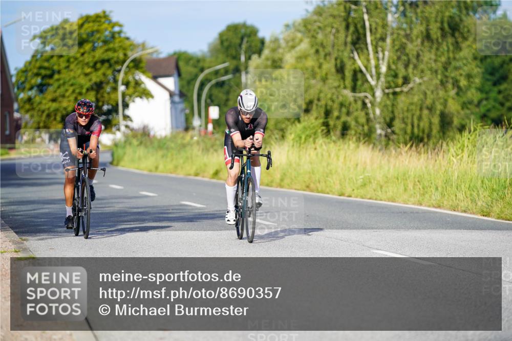 31.08.2025 - Elbe Triathlon Hamburg Michael Burmester http://msf.ph/oto/8690357 31.08.2025 08:53:47 Radfahren 242, 252, 342 meine-sportfotos.de