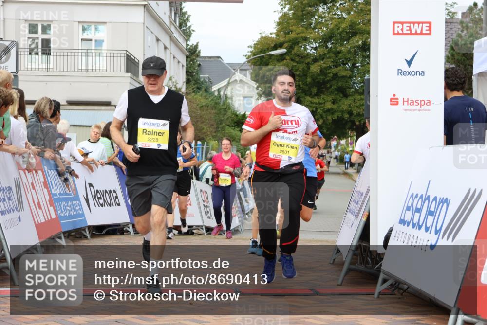 31.08.2025 - 21. Blankeneser Heldenlauf Strokosch-Dieckow http://msf.ph/oto/8690413 31.08.2025 10:31:57 Ziel 2222, 2567, 2077, 2407, 2462, 2734, 2735, 2105, 2278, 2228, 2501 meine-sportfotos.de