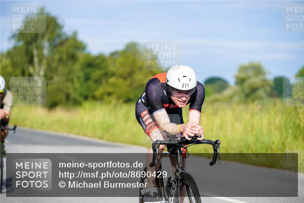 31.08.2025 - Elbe Triathlon Hamburg Michael Burmester http://msf.ph/oto/8690429 31.08.2025 08:54:18 Radfahren 208, 211, 375 meine-sportfotos.de
