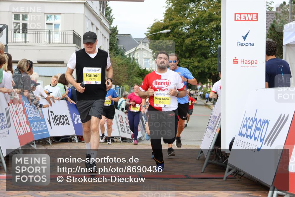 31.08.2025 - 21. Blankeneser Heldenlauf Strokosch-Dieckow http://msf.ph/oto/8690436 31.08.2025 10:31:57 Ziel 2222, 2567, 2077, 2407, 2462, 2734, 2735, 2105, 2278, 2228, 2501 meine-sportfotos.de