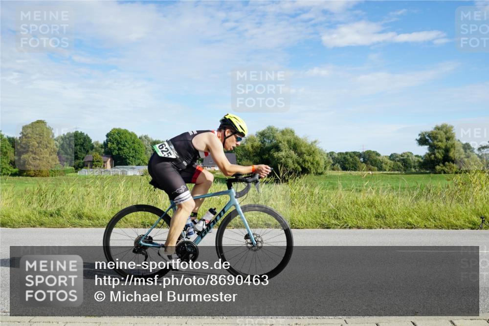 31.08.2025 - Elbe Triathlon Hamburg Michael Burmester http://msf.ph/oto/8690463 31.08.2025 09:40:21 Radfahren 279, 288, 301, 406, 459, 462, 625, 627 meine-sportfotos.de