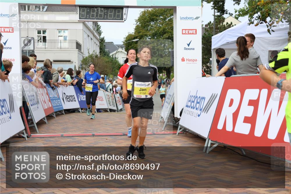 31.08.2025 - 21. Blankeneser Heldenlauf Strokosch-Dieckow http://msf.ph/oto/8690497 31.08.2025 10:27:11 Ziel 1101, 2150, 2205, 2521, 2517, 2413 meine-sportfotos.de
