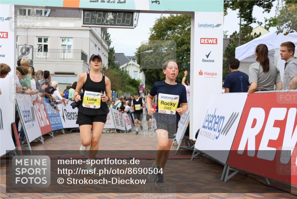 31.08.2025 - 21. Blankeneser Heldenlauf Strokosch-Dieckow http://msf.ph/oto/8690504 31.08.2025 10:31:52 Ziel 2077, 2407, 2280, 2462, 2278, 2228 meine-sportfotos.de