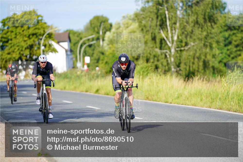 31.08.2025 - Elbe Triathlon Hamburg Michael Burmester http://msf.ph/oto/8690510 31.08.2025 08:55:19 Radfahren 215, 227, 231, 248 meine-sportfotos.de