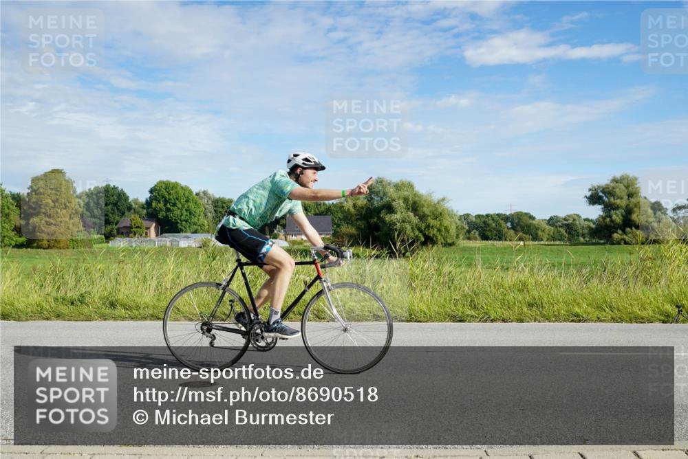 31.08.2025 - Elbe Triathlon Hamburg Michael Burmester http://msf.ph/oto/8690518 31.08.2025 09:41:03 Radfahren 496, 546, 550, 673, 711, 748, 848 meine-sportfotos.de