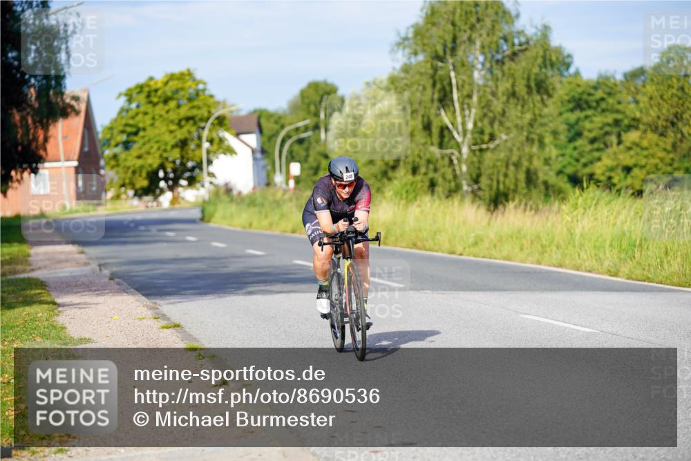 31.08.2025 - Elbe Triathlon Hamburg Michael Burmester http://msf.ph/oto/8690536 31.08.2025 08:55:24 Radfahren 215, 227, 248 meine-sportfotos.de