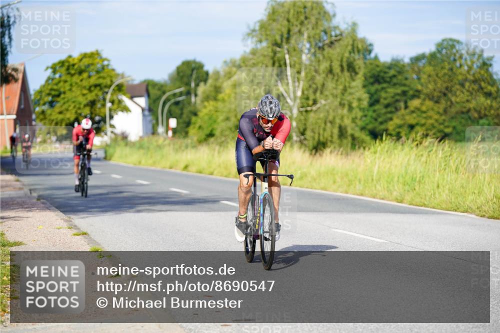 31.08.2025 - Elbe Triathlon Hamburg Michael Burmester http://msf.ph/oto/8690547 31.08.2025 08:55:42 Radfahren 207, 237, 335 meine-sportfotos.de