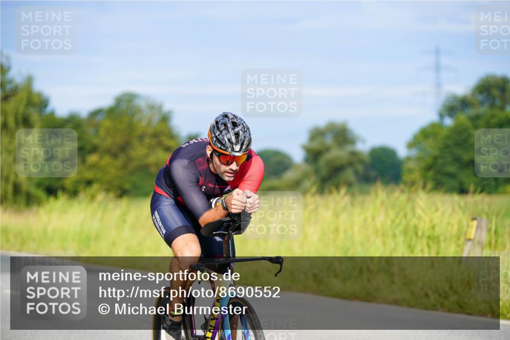 31.08.2025 - Elbe Triathlon Hamburg Michael Burmester http://msf.ph/oto/8690552 31.08.2025 08:55:43 Radfahren 207, 237, 279, 335 meine-sportfotos.de