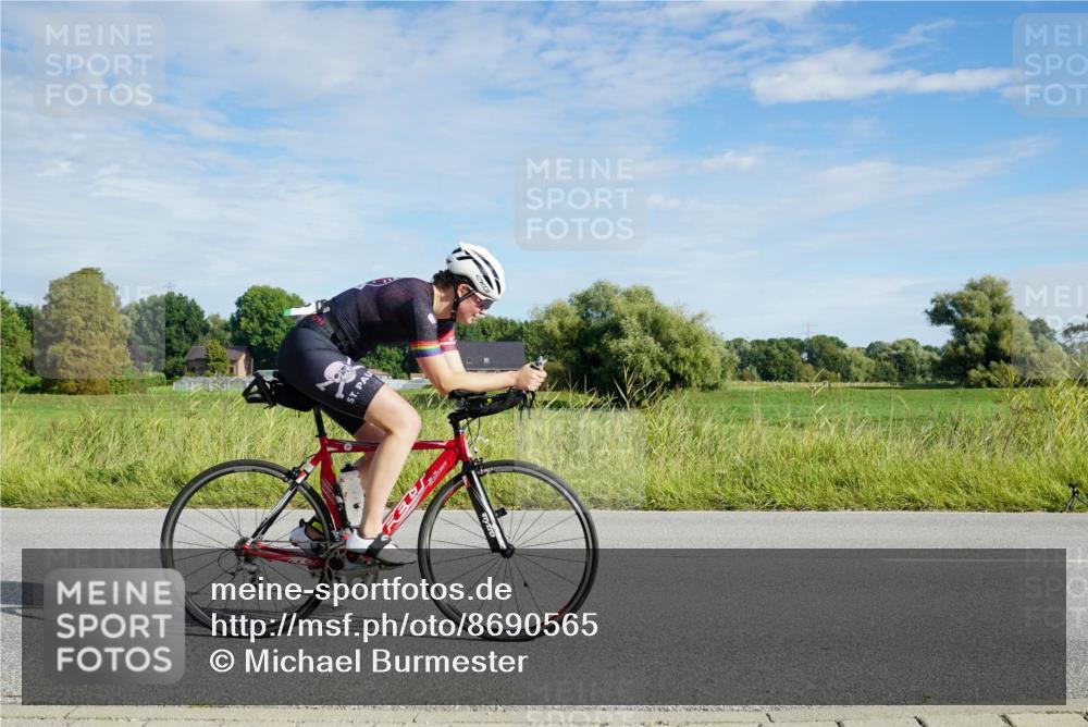 31.08.2025 - Elbe Triathlon Hamburg Michael Burmester http://msf.ph/oto/8690565 31.08.2025 09:41:42 Radfahren 368, 678, 813, 829 meine-sportfotos.de