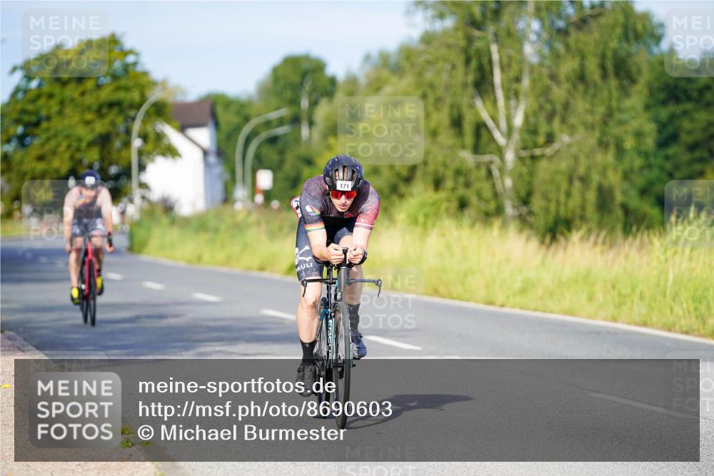 31.08.2025 - Elbe Triathlon Hamburg Michael Burmester http://msf.ph/oto/8690603 31.08.2025 08:56:10 Radfahren 171, 180 meine-sportfotos.de