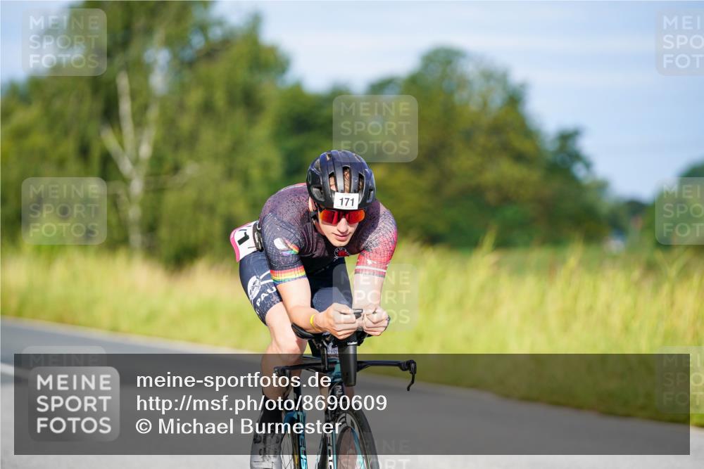 31.08.2025 - Elbe Triathlon Hamburg Michael Burmester http://msf.ph/oto/8690609 31.08.2025 08:56:11 Radfahren 171, 180 meine-sportfotos.de