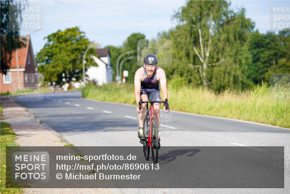 31.08.2025 - Elbe Triathlon Hamburg Michael Burmester http://msf.ph/oto/8690613 31.08.2025 08:56:12 Radfahren 171, 180 meine-sportfotos.de