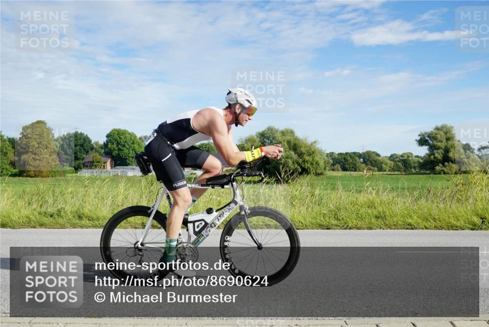 31.08.2025 - Elbe Triathlon Hamburg Michael Burmester http://msf.ph/oto/8690624 31.08.2025 09:42:52 Radfahren 268, 311, 438, 486, 490, 522, 629, 648, 665, 715, 882, 893 meine-sportfotos.de