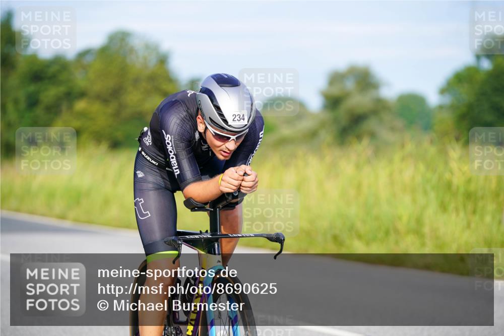 31.08.2025 - Elbe Triathlon Hamburg Michael Burmester http://msf.ph/oto/8690625 31.08.2025 08:56:27 Radfahren 199, 234, 373 meine-sportfotos.de