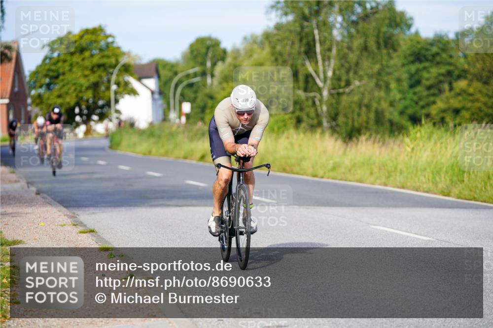 31.08.2025 - Elbe Triathlon Hamburg Michael Burmester http://msf.ph/oto/8690633 31.08.2025 08:56:30 Radfahren 181, 199, 234, 260, 373 meine-sportfotos.de
