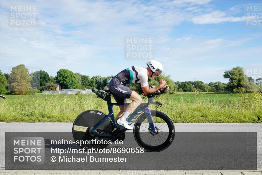 31.08.2025 - Elbe Triathlon Hamburg Michael Burmester http://msf.ph/oto/8690658 31.08.2025 09:43:27 Radfahren 249, 383, 519, 567, 680, 835, 888 meine-sportfotos.de