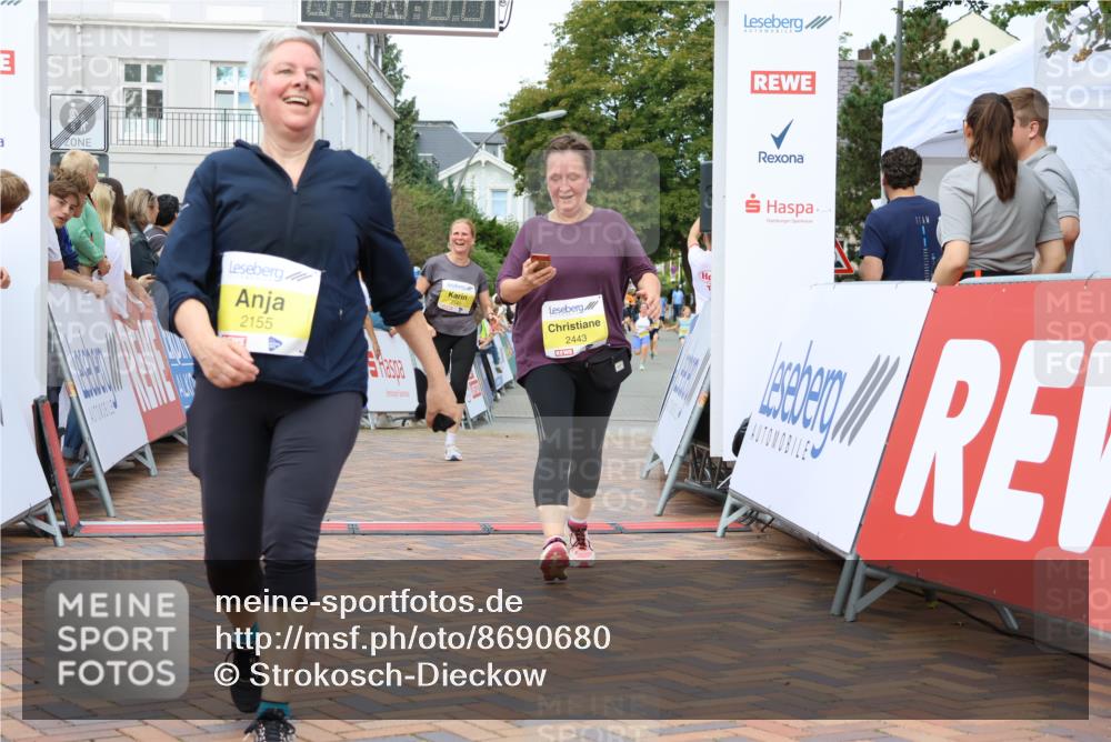 31.08.2025 - 21. Blankeneser Heldenlauf Strokosch-Dieckow http://msf.ph/oto/8690680 31.08.2025 10:31:41 Ziel 2190, 2092, 2079, 2340, 2155, 2443 meine-sportfotos.de