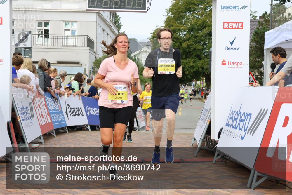 31.08.2025 - 21. Blankeneser Heldenlauf Strokosch-Dieckow http://msf.ph/oto/8690742 31.08.2025 10:26:56 Ziel 2364, 2749, 2478, 2468, 2393, 2380 meine-sportfotos.de