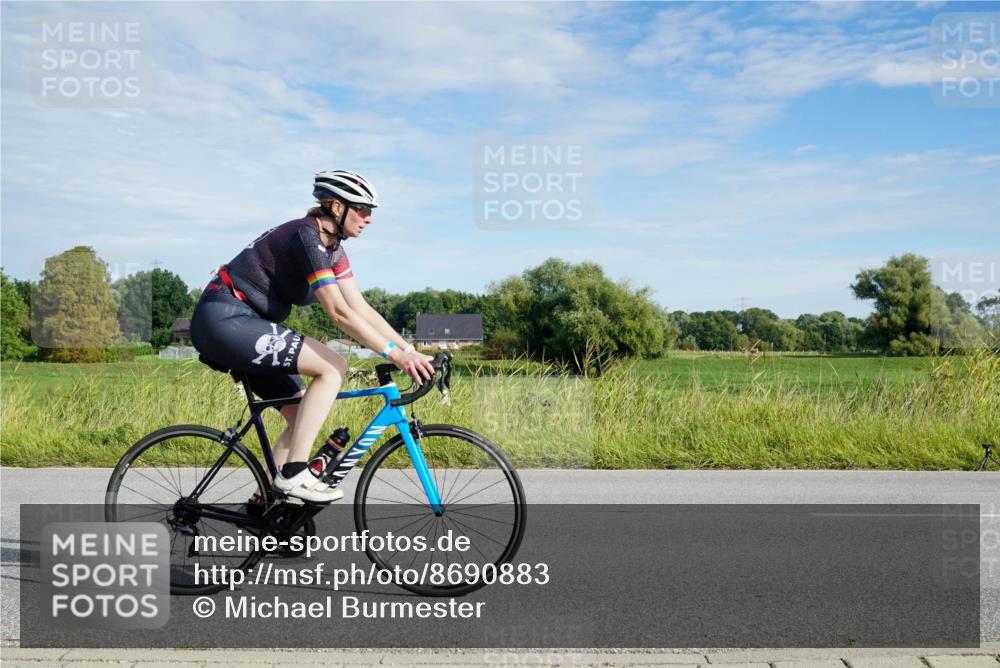 31.08.2025 - Elbe Triathlon Hamburg Michael Burmester http://msf.ph/oto/8690883 31.08.2025 09:48:44 Radfahren 322, 407, 515, 656, 739, 742, 931 meine-sportfotos.de