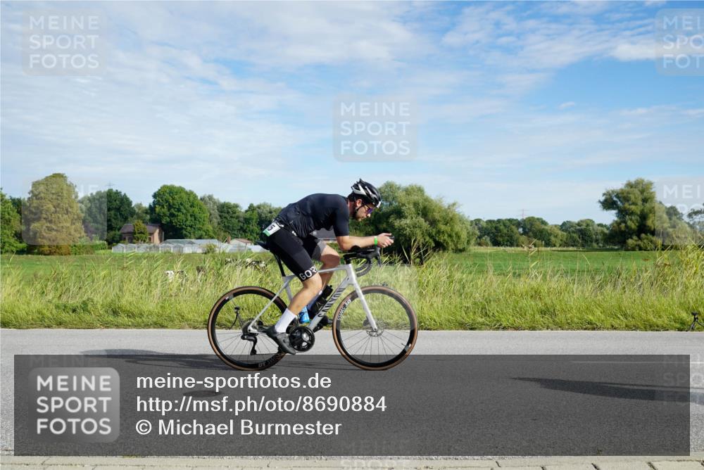 31.08.2025 - Elbe Triathlon Hamburg Michael Burmester http://msf.ph/oto/8690884 31.08.2025 09:48:45 Radfahren 322, 407, 515, 656, 739, 742, 931 meine-sportfotos.de
