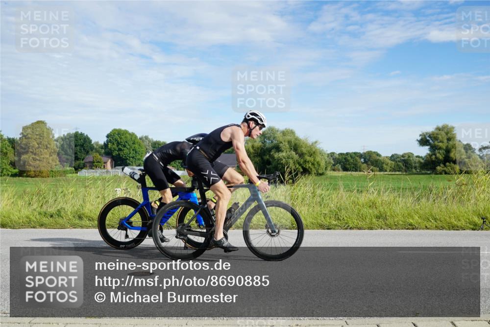 31.08.2025 - Elbe Triathlon Hamburg Michael Burmester http://msf.ph/oto/8690885 31.08.2025 09:48:47 Radfahren 322, 407, 515, 656, 739, 742, 856, 920, 931 meine-sportfotos.de