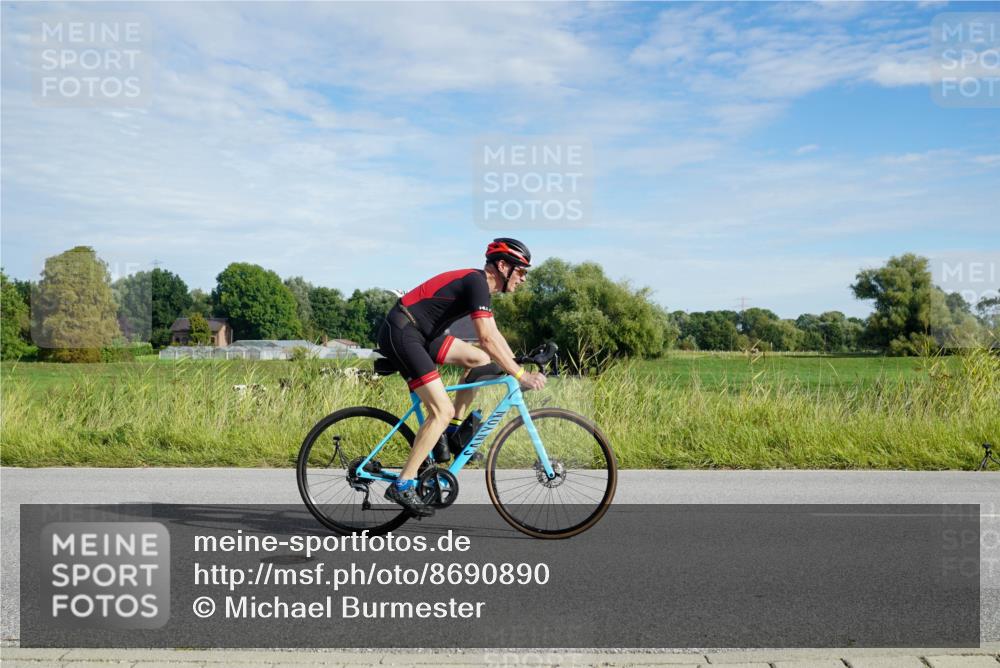 31.08.2025 - Elbe Triathlon Hamburg Michael Burmester http://msf.ph/oto/8690890 31.08.2025 09:48:49 Radfahren 407, 515, 656, 739, 742, 856, 920, 931 meine-sportfotos.de
