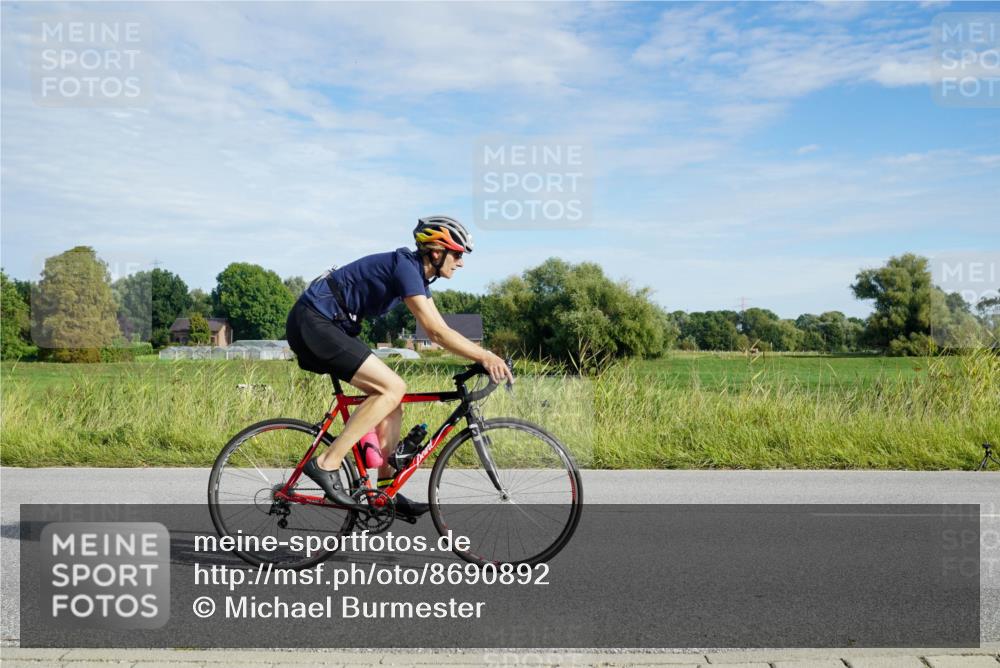 31.08.2025 - Elbe Triathlon Hamburg Michael Burmester http://msf.ph/oto/8690892 31.08.2025 09:48:52 Radfahren 742, 856, 920, 921, 931 meine-sportfotos.de