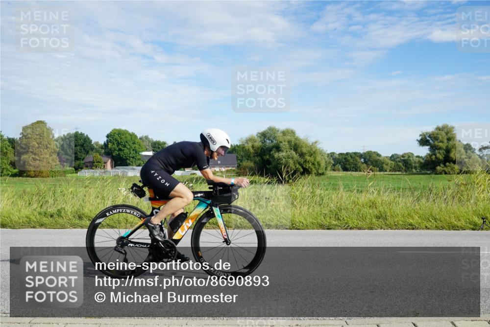 31.08.2025 - Elbe Triathlon Hamburg Michael Burmester http://msf.ph/oto/8690893 31.08.2025 09:48:57 Radfahren 822, 842, 921 meine-sportfotos.de