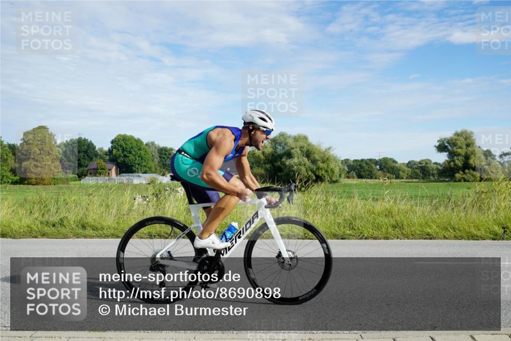 31.08.2025 - Elbe Triathlon Hamburg Michael Burmester http://msf.ph/oto/8690898 31.08.2025 09:49:04 Radfahren 319, 428, 532, 614, 726, 727, 842 meine-sportfotos.de