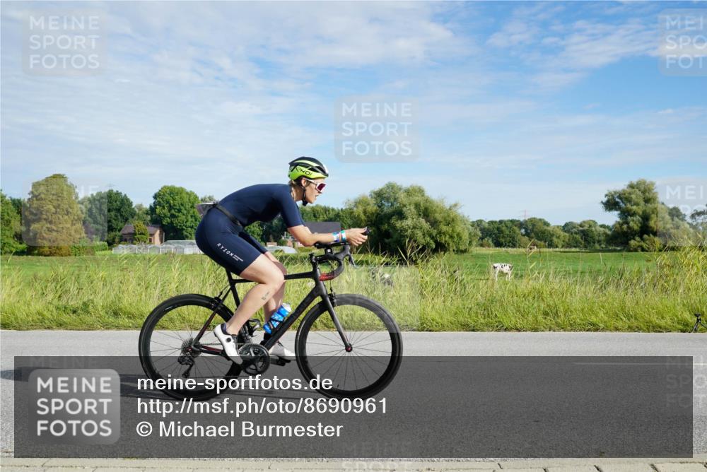 31.08.2025 - Elbe Triathlon Hamburg Michael Burmester http://msf.ph/oto/8690961 31.08.2025 09:50:42 Radfahren 250, 470, 730, 735, 766, 832, 907 meine-sportfotos.de