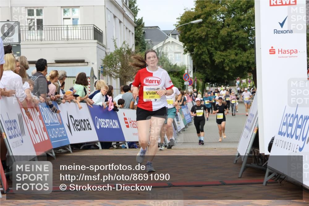31.08.2025 - 21. Blankeneser Heldenlauf Strokosch-Dieckow http://msf.ph/oto/8691090 31.08.2025 10:26:30 Ziel 2254, 2497, 2688 meine-sportfotos.de