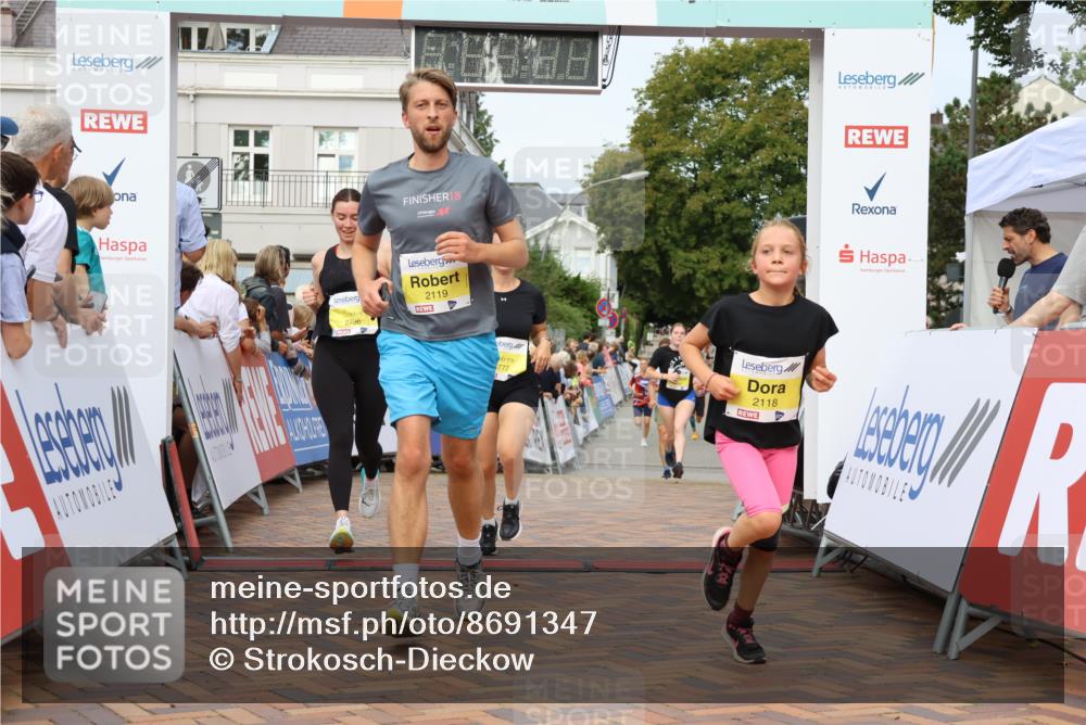 31.08.2025 - 21. Blankeneser Heldenlauf Strokosch-Dieckow http://msf.ph/oto/8691347 31.08.2025 10:26:05 Ziel 2736, 2777, 2342, 2671, 2193, 2447, 2119, 2118 meine-sportfotos.de