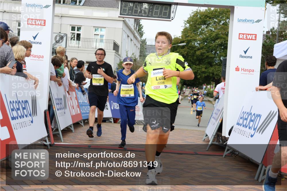 31.08.2025 - 21. Blankeneser Heldenlauf Strokosch-Dieckow http://msf.ph/oto/8691349 31.08.2025 10:30:55 Ziel 2594, 2376, 2136, 2168, 2600, 2206, 2309, 2310 meine-sportfotos.de