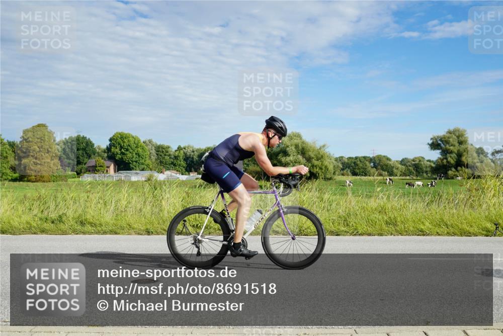 31.08.2025 - Elbe Triathlon Hamburg Michael Burmester http://msf.ph/oto/8691518 31.08.2025 10:03:59 Radfahren 422, 528, 577, 781, 856 meine-sportfotos.de