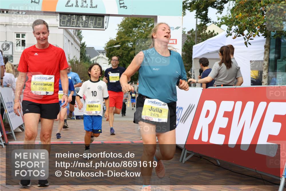 31.08.2025 - 21. Blankeneser Heldenlauf Strokosch-Dieckow http://msf.ph/oto/8691619 31.08.2025 10:25:34 Ziel 2410, 2411, 2742, 2475, 2363, 2367, 2397, 2505, 2504, 2726 meine-sportfotos.de