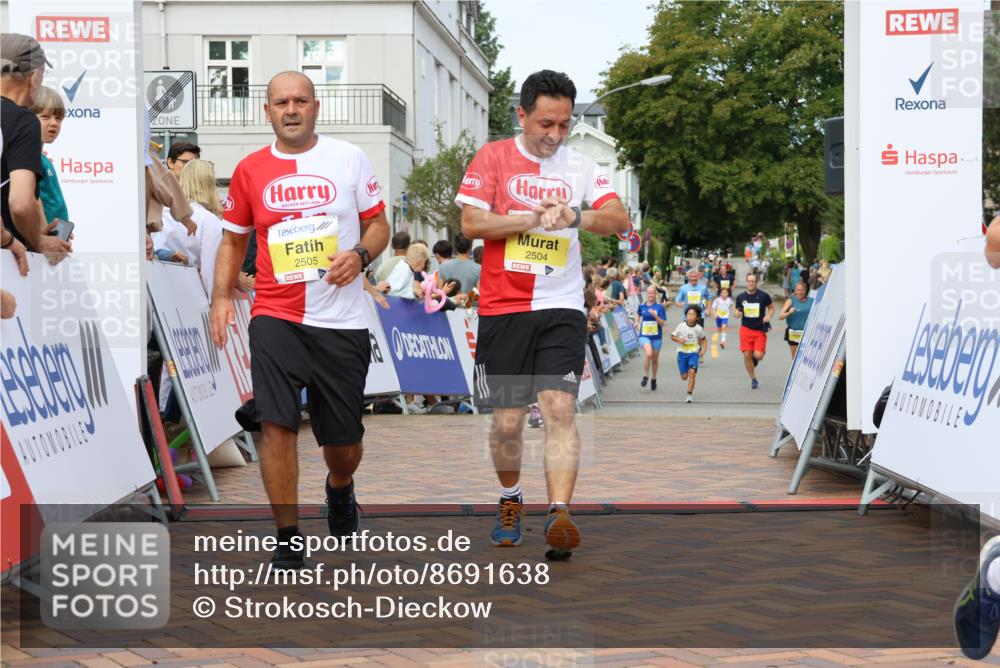 31.08.2025 - 21. Blankeneser Heldenlauf Strokosch-Dieckow http://msf.ph/oto/8691638 31.08.2025 10:25:27 Ziel 2541, 2636, 2363, 2367, 2505, 2504 meine-sportfotos.de