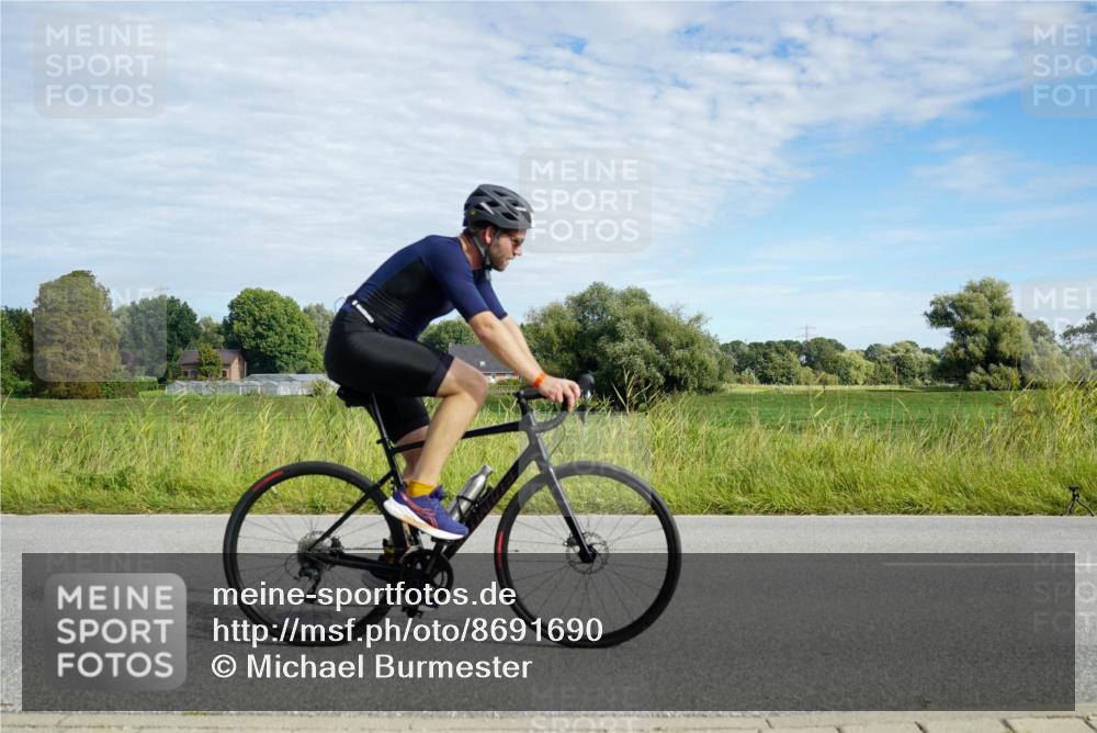 31.08.2025 - Elbe Triathlon Hamburg Michael Burmester http://msf.ph/oto/8691690 31.08.2025 10:10:52 Radfahren 521, 606, 616, 627, 692, 785 meine-sportfotos.de