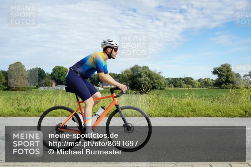 31.08.2025 - Elbe Triathlon Hamburg Michael Burmester http://msf.ph/oto/8691697 31.08.2025 10:11:06 Radfahren 418, 576 meine-sportfotos.de