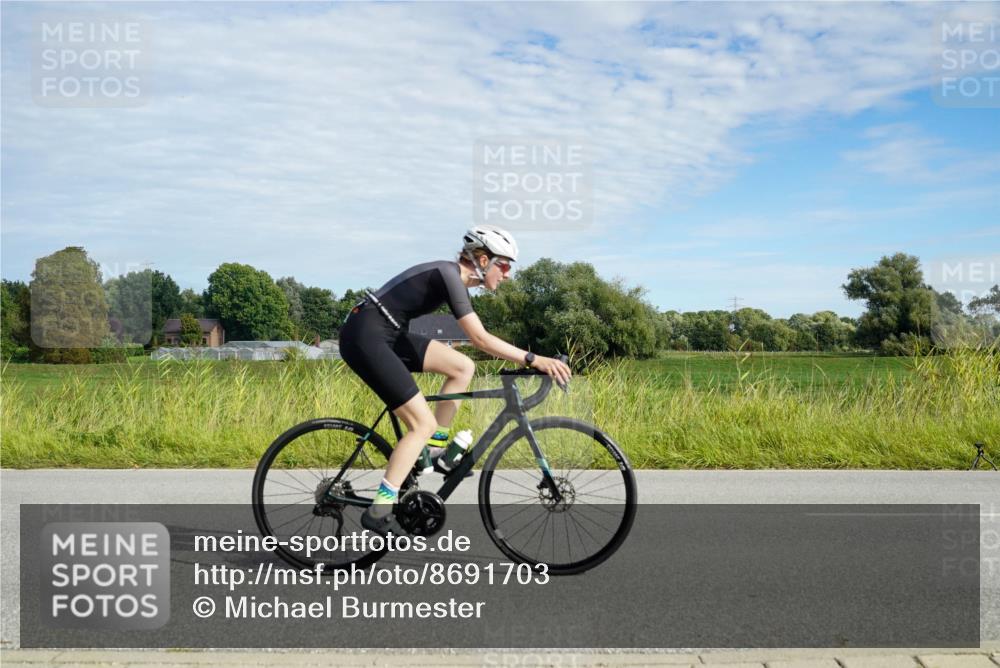 31.08.2025 - Elbe Triathlon Hamburg Michael Burmester http://msf.ph/oto/8691703 31.08.2025 10:11:29 Radfahren 483, 650, 830, 840, 853, 870, 894 meine-sportfotos.de