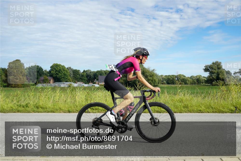 31.08.2025 - Elbe Triathlon Hamburg Michael Burmester http://msf.ph/oto/8691704 31.08.2025 10:11:30 Radfahren 483, 650, 830, 840, 853, 870, 894 meine-sportfotos.de