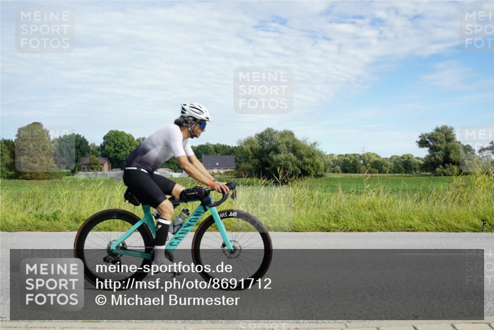 31.08.2025 - Elbe Triathlon Hamburg Michael Burmester http://msf.ph/oto/8691712 31.08.2025 10:12:04 Radfahren 402, 593, 852, 882 meine-sportfotos.de
