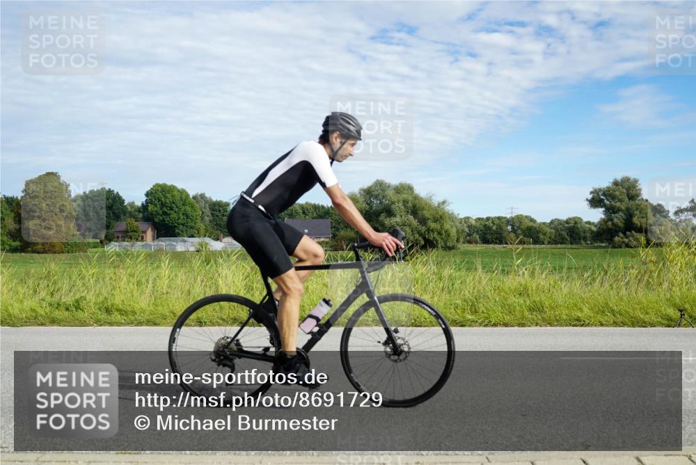 31.08.2025 - Elbe Triathlon Hamburg Michael Burmester http://msf.ph/oto/8691729 31.08.2025 10:12:35 Radfahren 499, 530, 536, 648, 673, 708, 748, 815, 848 meine-sportfotos.de