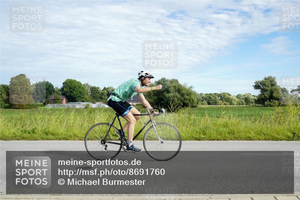 31.08.2025 - Elbe Triathlon Hamburg Michael Burmester http://msf.ph/oto/8691760 31.08.2025 10:13:18 Radfahren 417, 477, 494, 546, 833, 866, 913 meine-sportfotos.de