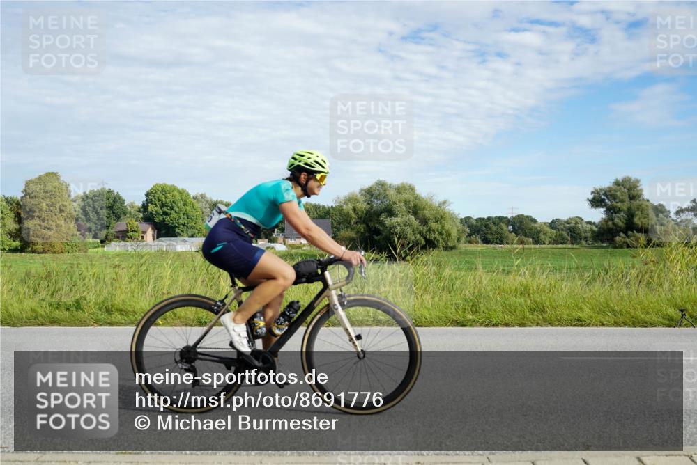 31.08.2025 - Elbe Triathlon Hamburg Michael Burmester http://msf.ph/oto/8691776 31.08.2025 10:13:49 Radfahren 567, 886, 925 meine-sportfotos.de
