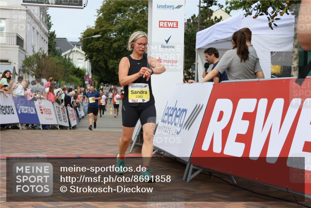 31.08.2025 - 21. Blankeneser Heldenlauf Strokosch-Dieckow http://msf.ph/oto/8691858 31.08.2025 10:25:17 Ziel 2641, 2357, 2636, 2053, 2359, 2661, 2383 meine-sportfotos.de