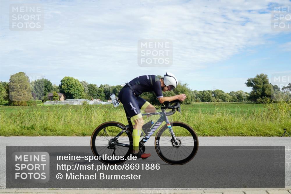 31.08.2025 - Elbe Triathlon Hamburg Michael Burmester http://msf.ph/oto/8691886 31.08.2025 10:18:26 Radfahren 918 meine-sportfotos.de