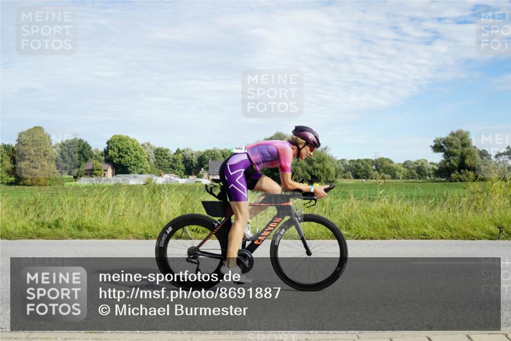 31.08.2025 - Elbe Triathlon Hamburg Michael Burmester http://msf.ph/oto/8691887 31.08.2025 10:18:31 Radfahren 918 meine-sportfotos.de
