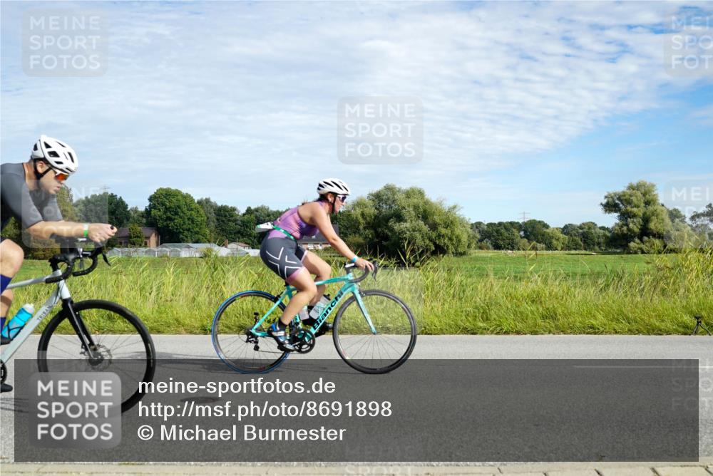 31.08.2025 - Elbe Triathlon Hamburg Michael Burmester http://msf.ph/oto/8691898 31.08.2025 10:19:10 Radfahren 487, 674, 713, 735, 777, 803, 828, 856, 930 meine-sportfotos.de