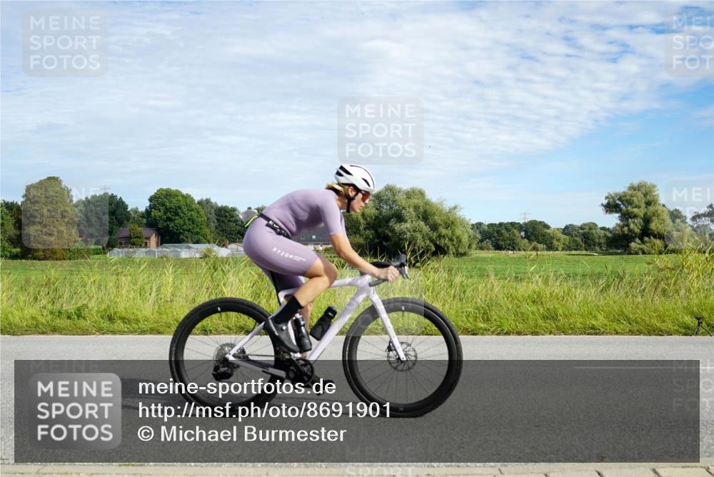 31.08.2025 - Elbe Triathlon Hamburg Michael Burmester http://msf.ph/oto/8691901 31.08.2025 10:19:11 Radfahren 487, 713, 777, 803, 828, 856, 930 meine-sportfotos.de