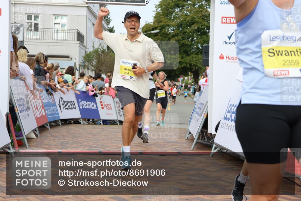 31.08.2025 - 21. Blankeneser Heldenlauf Strokosch-Dieckow http://msf.ph/oto/8691906 31.08.2025 10:25:13 Ziel 2641, 2357, 2717, 2285, 2286, 2331, 2053, 2359, 2661, 2383 meine-sportfotos.de
